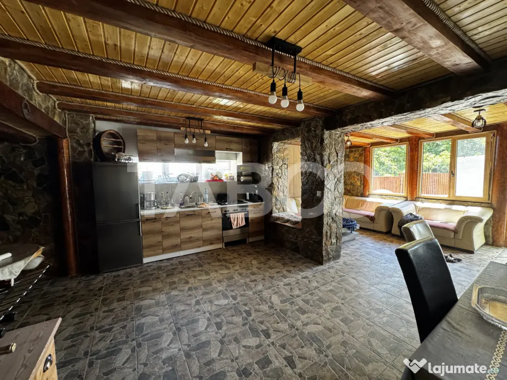 Casa de vis la munte 7 camere 5 bai ciubar teren 558 mp Rasi - Rasinari (Sibiu)
