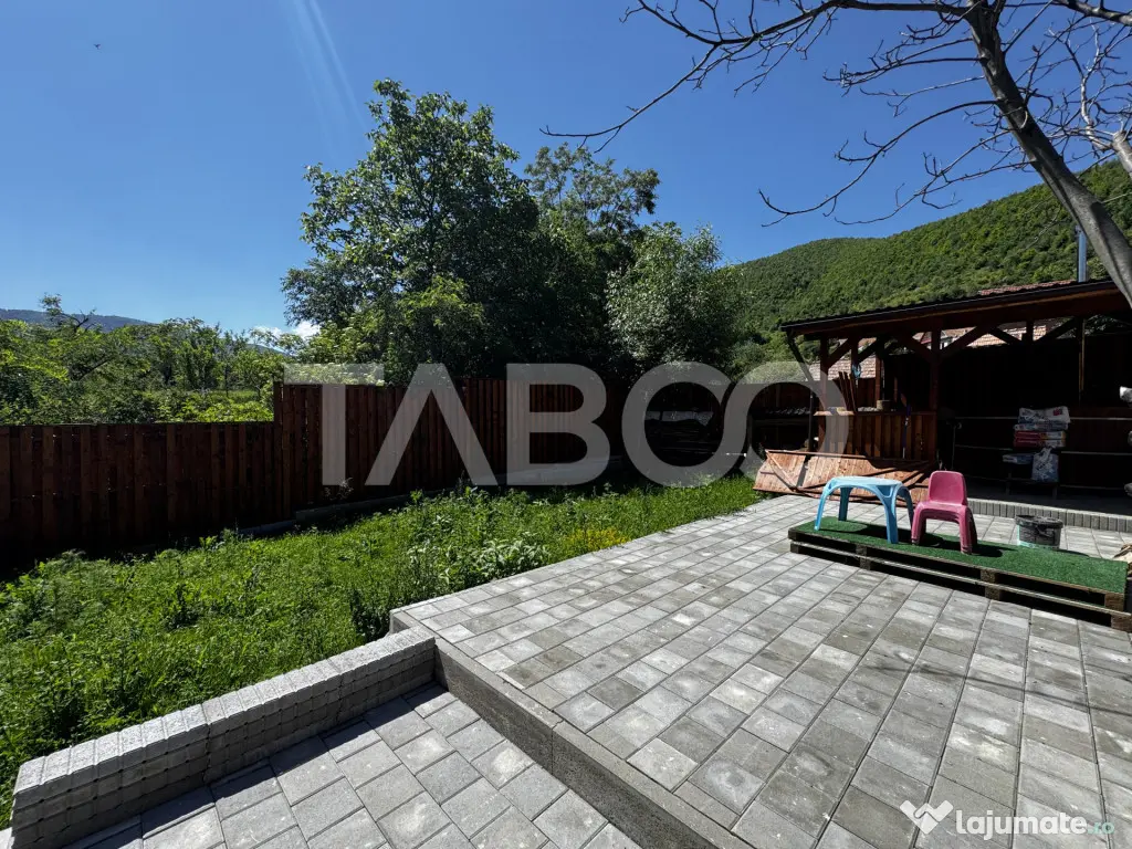 Casa de vis la munte 7 camere 5 bai ciubar teren 558 mp Rasi - Rasinari (Sibiu)