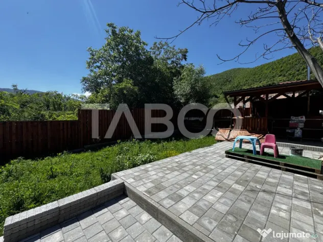 Casa de vis la munte 7 camere 5 bai ciubar teren 558 mp Rasi - Rasinari (Sibiu)
