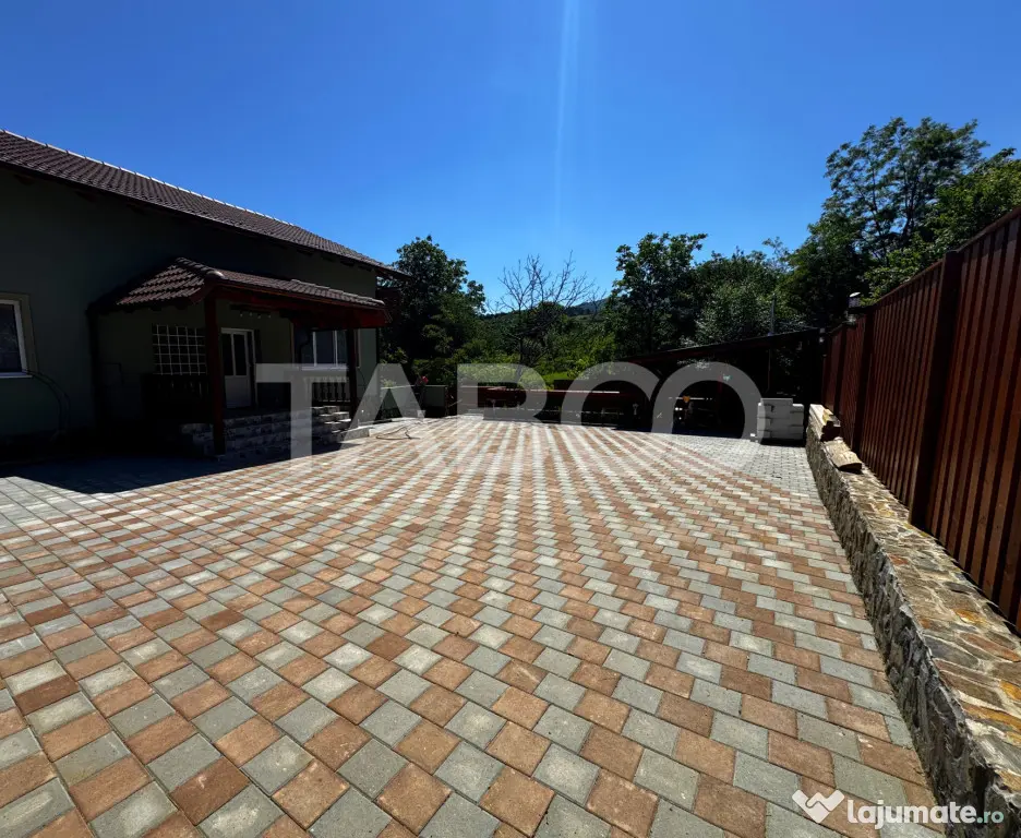 Casa de vis la munte 7 camere 5 bai ciubar teren 558 mp Rasi - Rasinari (Sibiu)