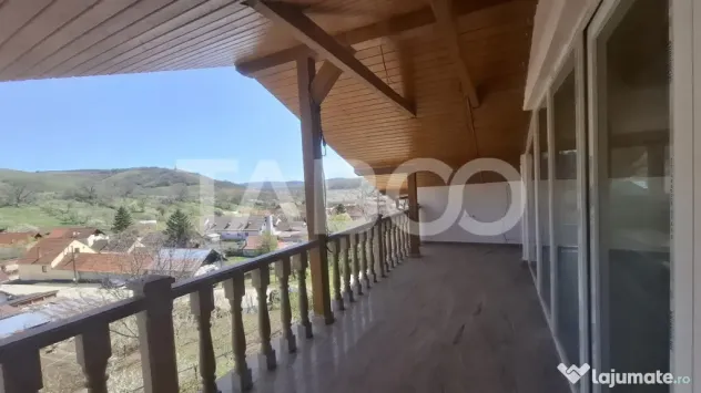 Casa de vanzare 405 mp utili 2 garaje 250 mp terase Slimnic - Slimnic (Sibiu)