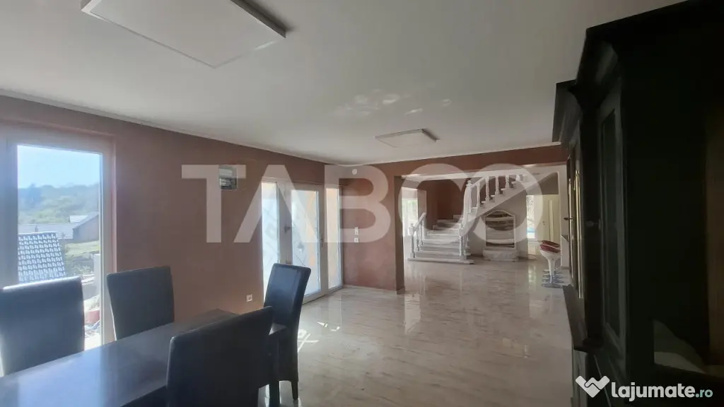 Casa de vanzare 405 mp utili 2 garaje 250 mp terase Slimnic - Slimnic (Sibiu)