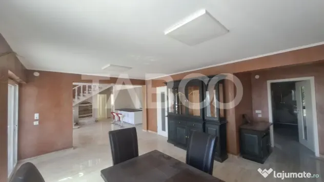 Casa de vanzare 405 mp utili 2 garaje 250 mp terase Slimnic - Slimnic (Sibiu)