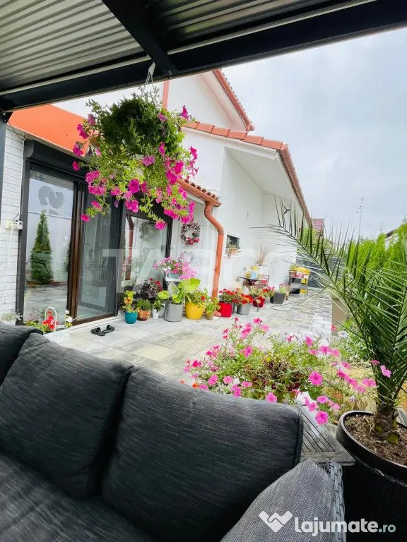 Casa moderna in Selimbar, 4 camere, renovata si gata de muta - Sibiu (Sibiu)