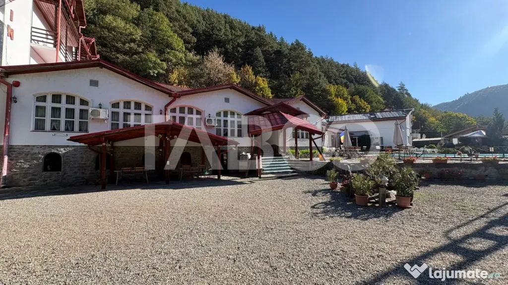 Pensiune de vanzare 36 camere restaurant terasa piscina in R - Rasinari (Sibiu)