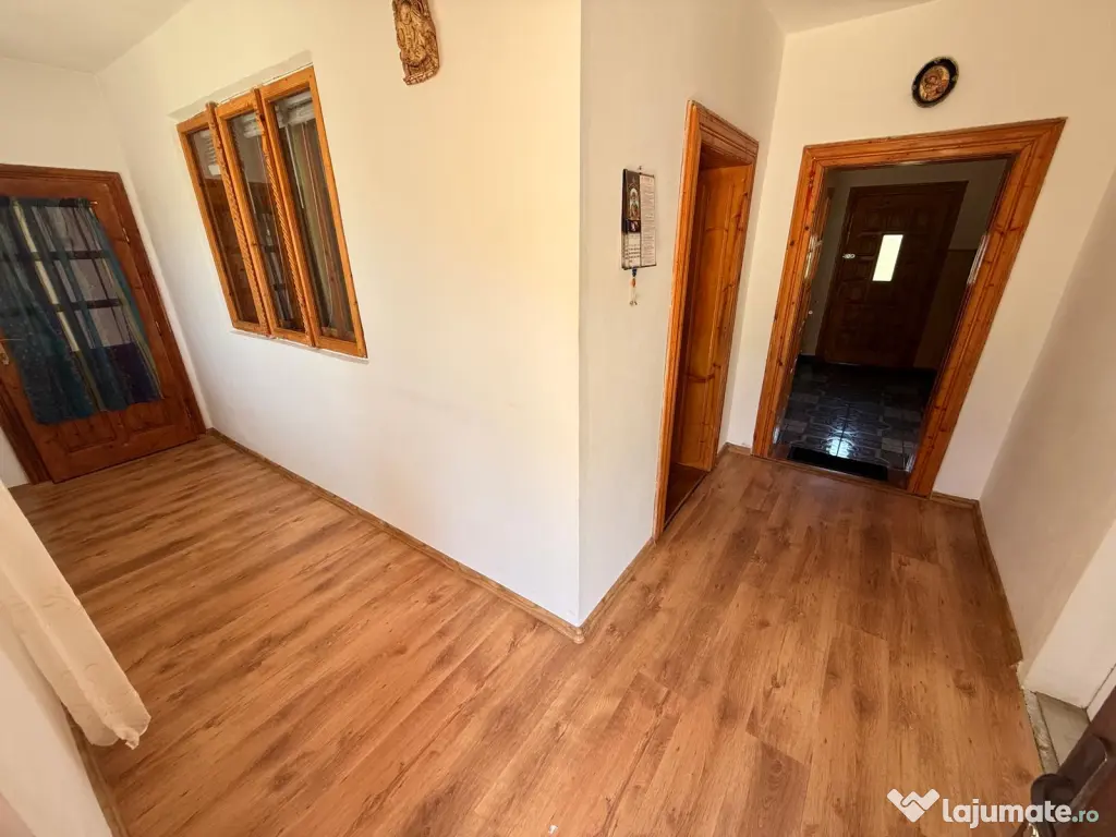Casa Leresti Arges, 5 camere, teren 2146 mp, toate utilitatile