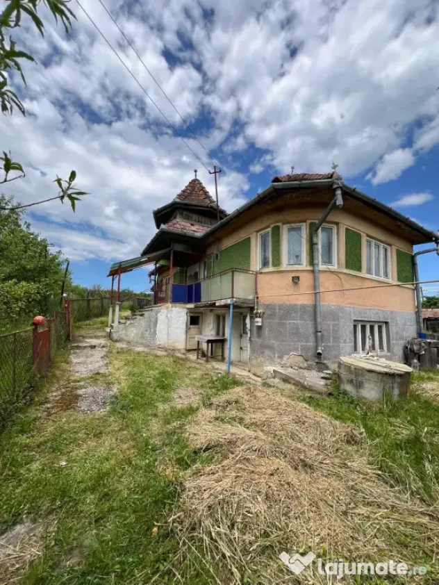 Casă cu 5.272 mp teren în Mura Mare (Gornești) - Mura Mare (Mures)