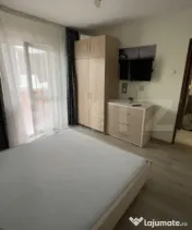 Inchiriere apartament decomandat cu 2 camere, 2 balcoane și 