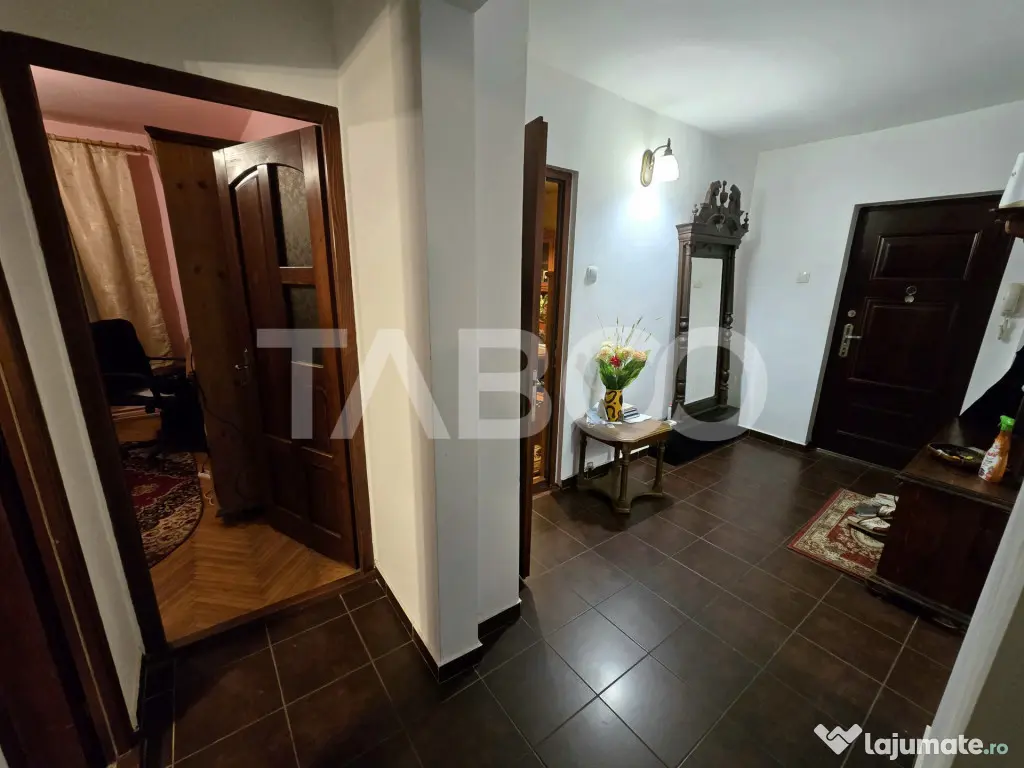 Apartament 3 camere decomandat 72 mpu 2 bai pivnita Vasile A - Sibiu (Sibiu)