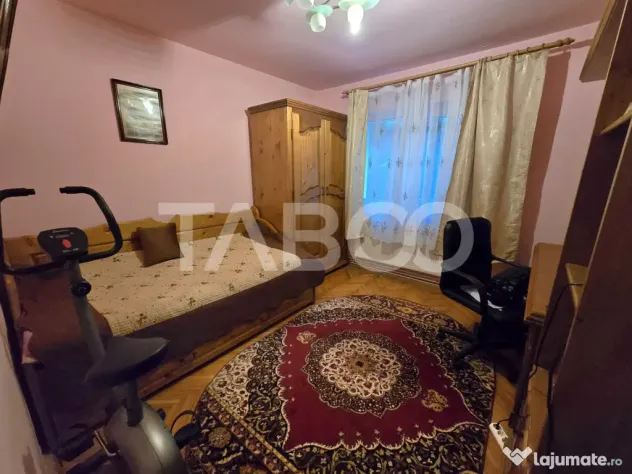 Apartament 3 camere decomandat 72 mpu 2 bai pivnita Vasile A - Sibiu (Sibiu)