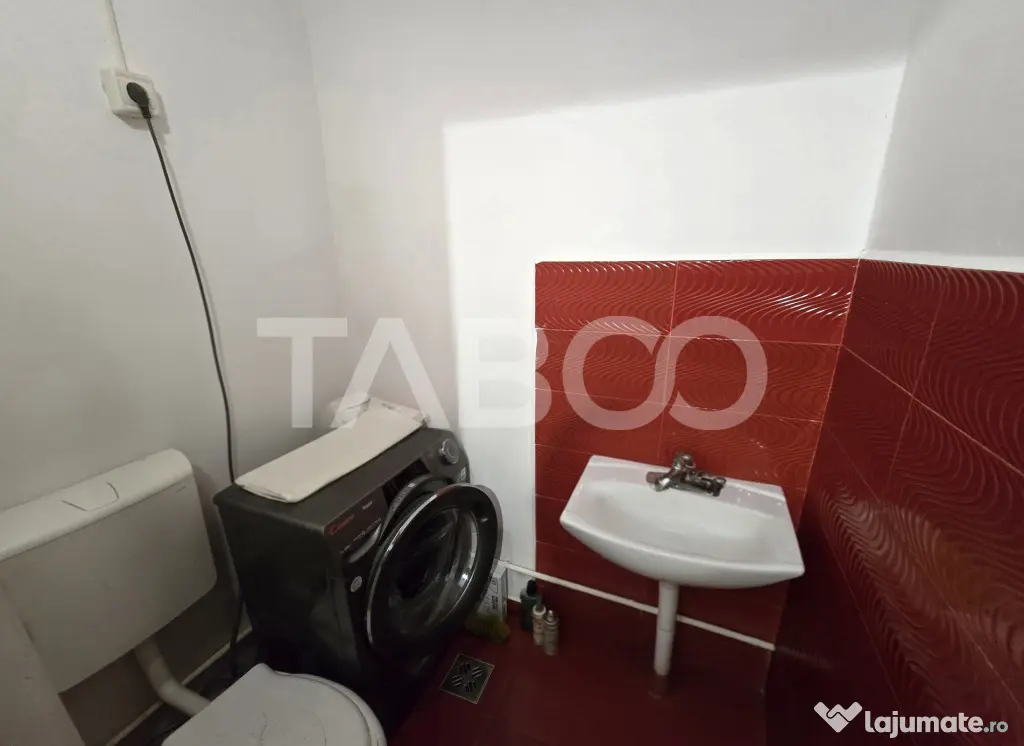 Apartament 3 camere decomandat 72 mpu 2 bai pivnita Vasile A - Sibiu (Sibiu)