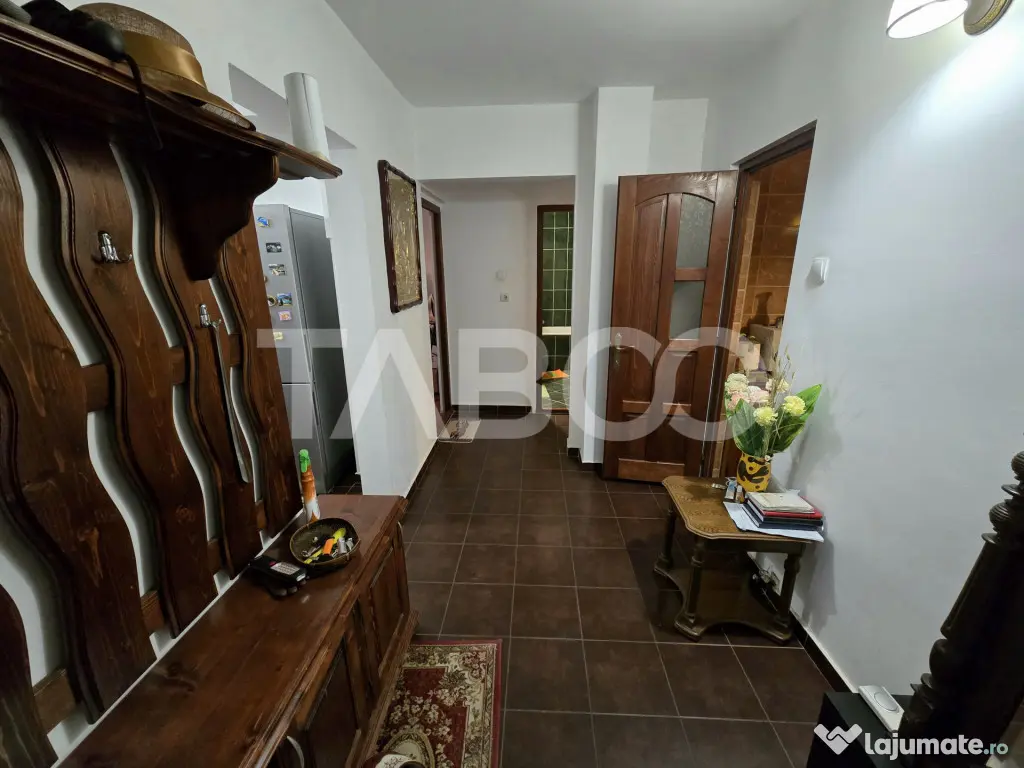 Apartament 3 camere decomandat 72 mpu 2 bai pivnita Vasile A - Sibiu (Sibiu)