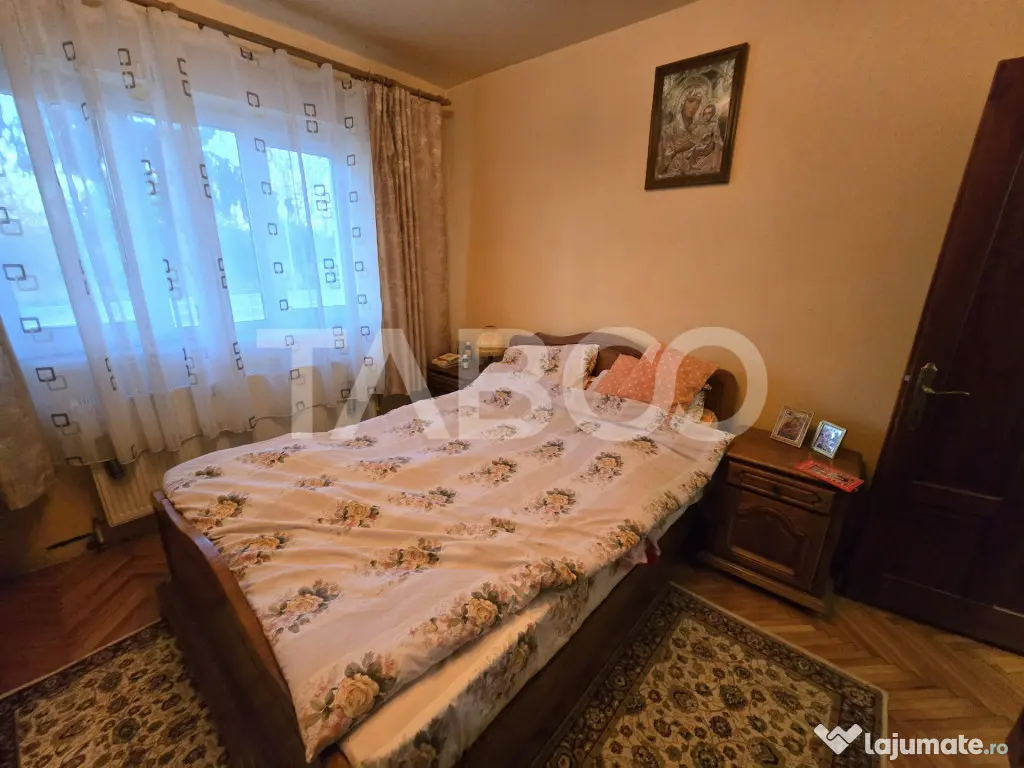 Apartament 3 camere decomandat 72 mpu 2 bai pivnita Vasile A - Sibiu (Sibiu)