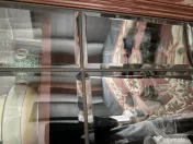 Vitrina Italiana curbata 