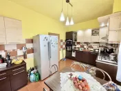 Casa spatioasa - 5 camere - curte generoasa - pozitie excele 