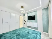 Apartament proaspat renovat cu 3 camere - etaj 2 - Zona Shop 