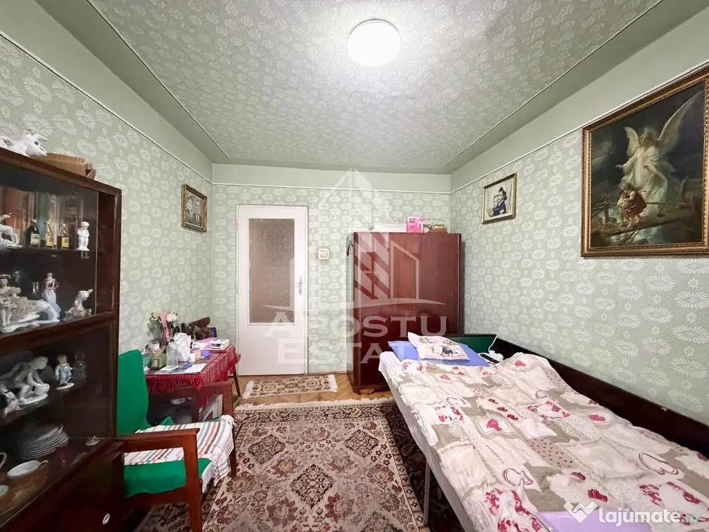 Apartament 2 camere de vanzare, boxa, zona Circumvalatiunii, Timisoara - Timisoara (Timis)