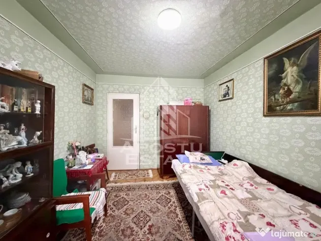 Apartament 2 camere de vanzare, boxa, zona Circumvalatiunii, Timisoara - Timisoara (Timis)