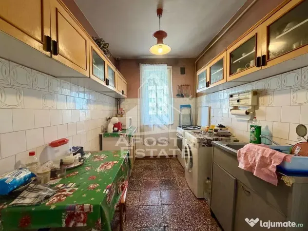 Apartament 2 camere de vanzare, boxa, zona Circumvalatiunii, Timisoara - Timisoara (Timis)