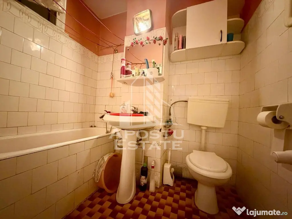 Apartament 2 camere de vanzare, boxa, zona Circumvalatiunii, Timisoara - Timisoara (Timis)