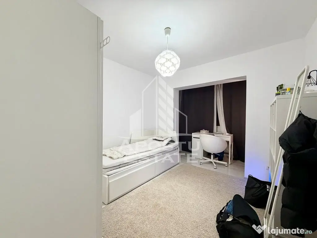 Apartament 4 camere de vanzare, boxa, Zona Lipovei, Timisoara - Timisoara (Timis)