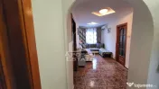 Apartament decomandat,4 camere,2 bai,etaj 2 Calea Lipovei 