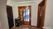 Apartament decomandat,4 camere,2 bai,etaj 2 Calea Lipovei 