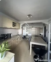 Apartament cu 3 camere ,zona Centrala 