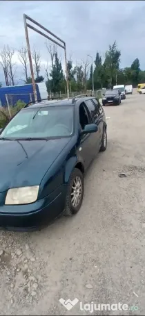 Vw bora 1.6 an 2002.