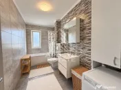 Apartament cu 2 camere de vanzare, 60 mp, decomandat, Giroc 