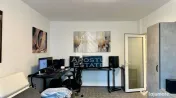 Apartament de vanzare cu 3 camere si garaj, etajul 1, Aradului 