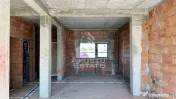 Jumatate de duplex cu 4 camere in Dumbravita 