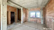 Jumatate de duplex cu 4 camere in Dumbravita 