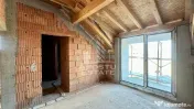 Jumatate de duplex cu 4 camere in Dumbravita 