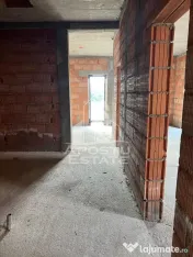 Casa individuala de vanzare cu 4 camere si garaj, Parta, comision 0 