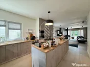 Casa individuala de lux, cu piscina, de vanzare, zona Lunei Timisoara
