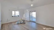 Jumatate de duplex de vanzare, cu 3 camere si 2 bai, Sag, Timis 