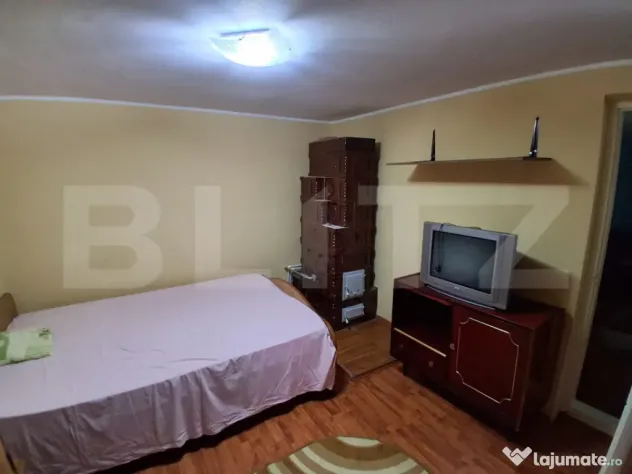 Casă cu 3 camere, 120 mp, zona Nord-Vest - Targu Jiu (Gorj)