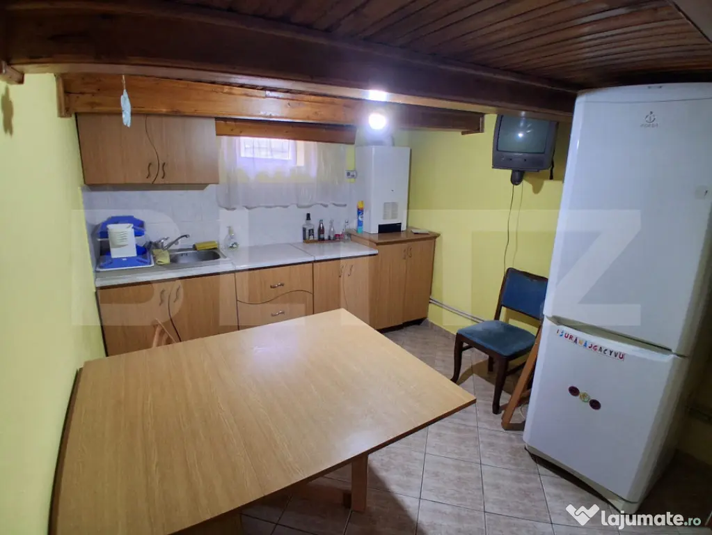 Casă cu 3 camere, 120 mp, zona Nord-Vest - Targu Jiu (Gorj)