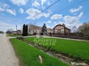 Casă spațioasă cu 2 locuințe și teren generos de 5.755 mp în Șandra 