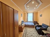 Casă spațioasă cu 2 locuințe și teren generos de 5.755 mp în Șandra 