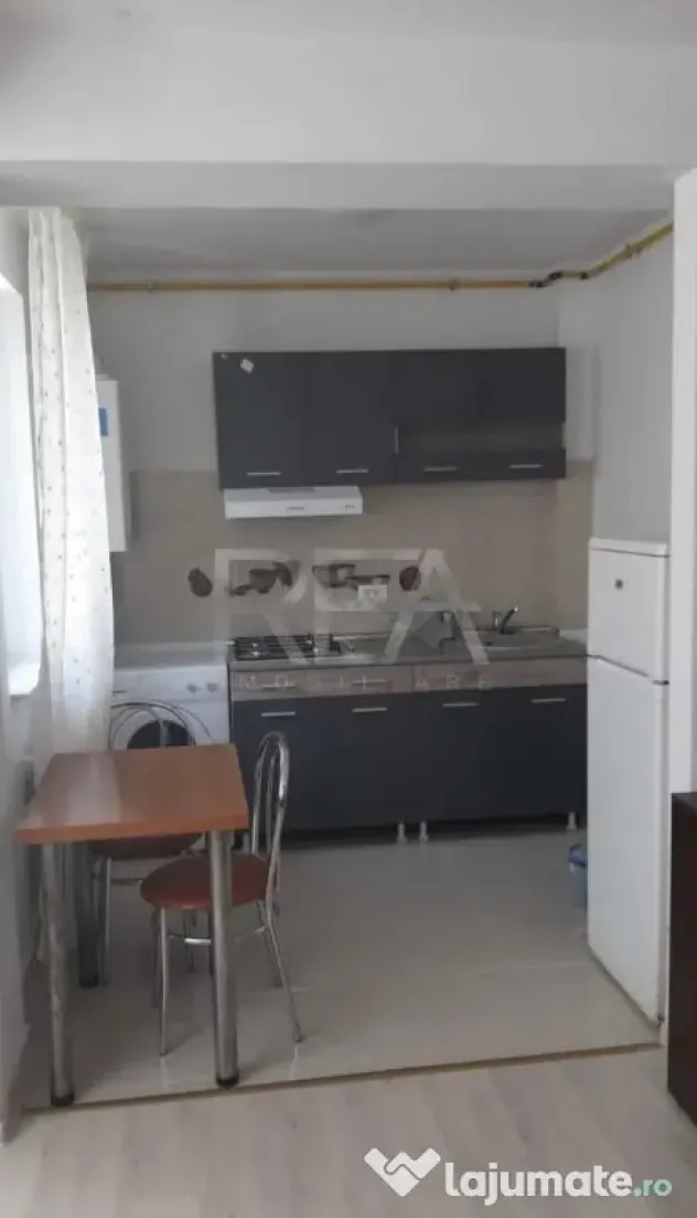 Garsoniera, et 3/4, 38mp, bloc 2020-Gorjului - Bucuresti (Bucuresti-Ilfov)