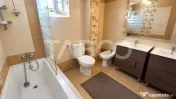 Apartament de vanzare 4 camere 2 bai garaj si curte in Turni