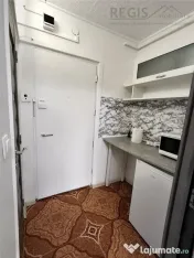Garsoniera de , renovata, parter-zona Tractorul