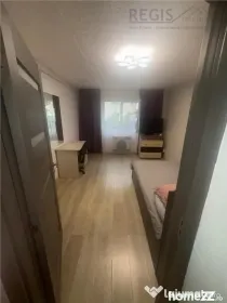 Garsoniera de , renovata, parter-zona Tractorul