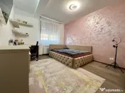 Casa cu 2 camere, 54 mp, curte comuna, parter - Zona Freidor