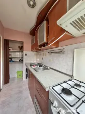 Apartament 4 camere, semidecomandat, etaj 3, zona Dacia 