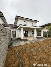 Duplex despărțit prin camera tehnica-Zona Centrala - Dumbr 
