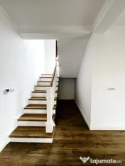 Duplex despărțit prin camera tehnica-Zona Centrala - Dumbr 