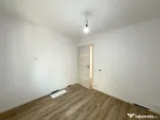 Apartament cu 3 camere, decomandat, 65mp, etaj 1 - zona Damb 